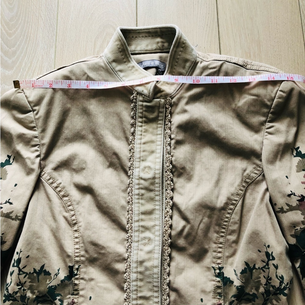 Tristan & Iseut Beige Crochet Detailed Plant Print Jacket - Picture 11 of 11